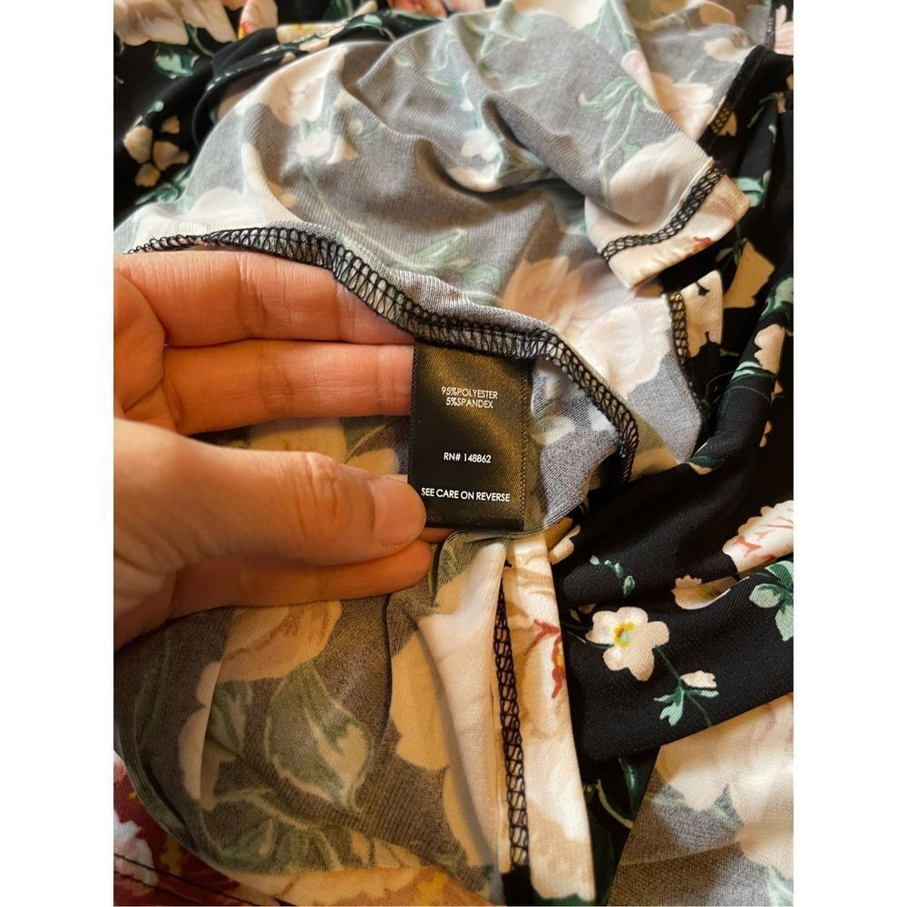 Torrid women’s floral and lace detail‎ dress size 4 - Picture 6 of 6